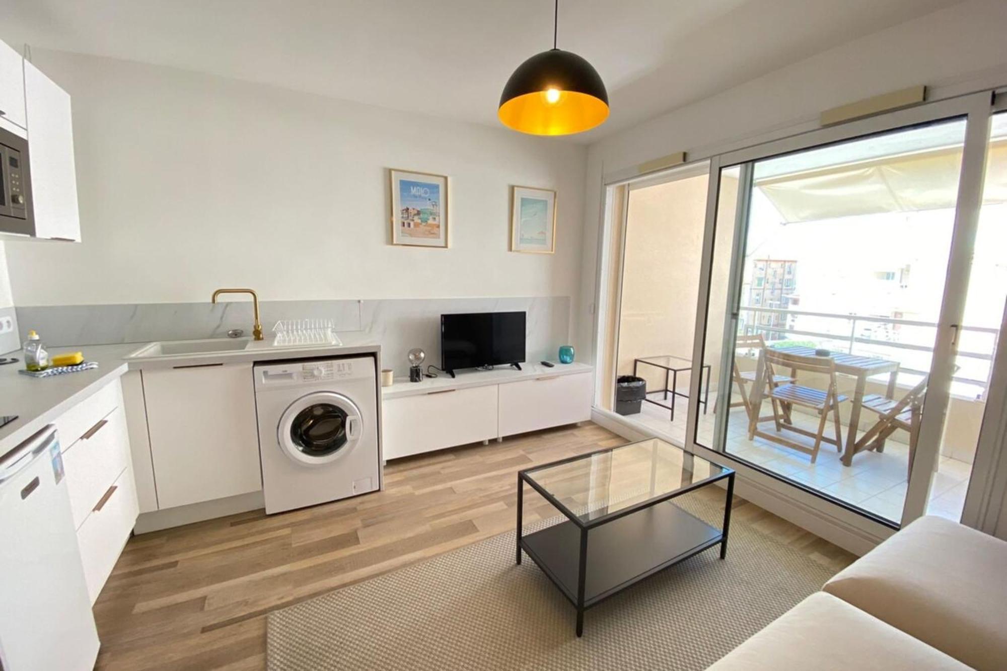 06Ai - Beautiful Renovated Studio - Sea And Pool View Vallauris Exterior photo