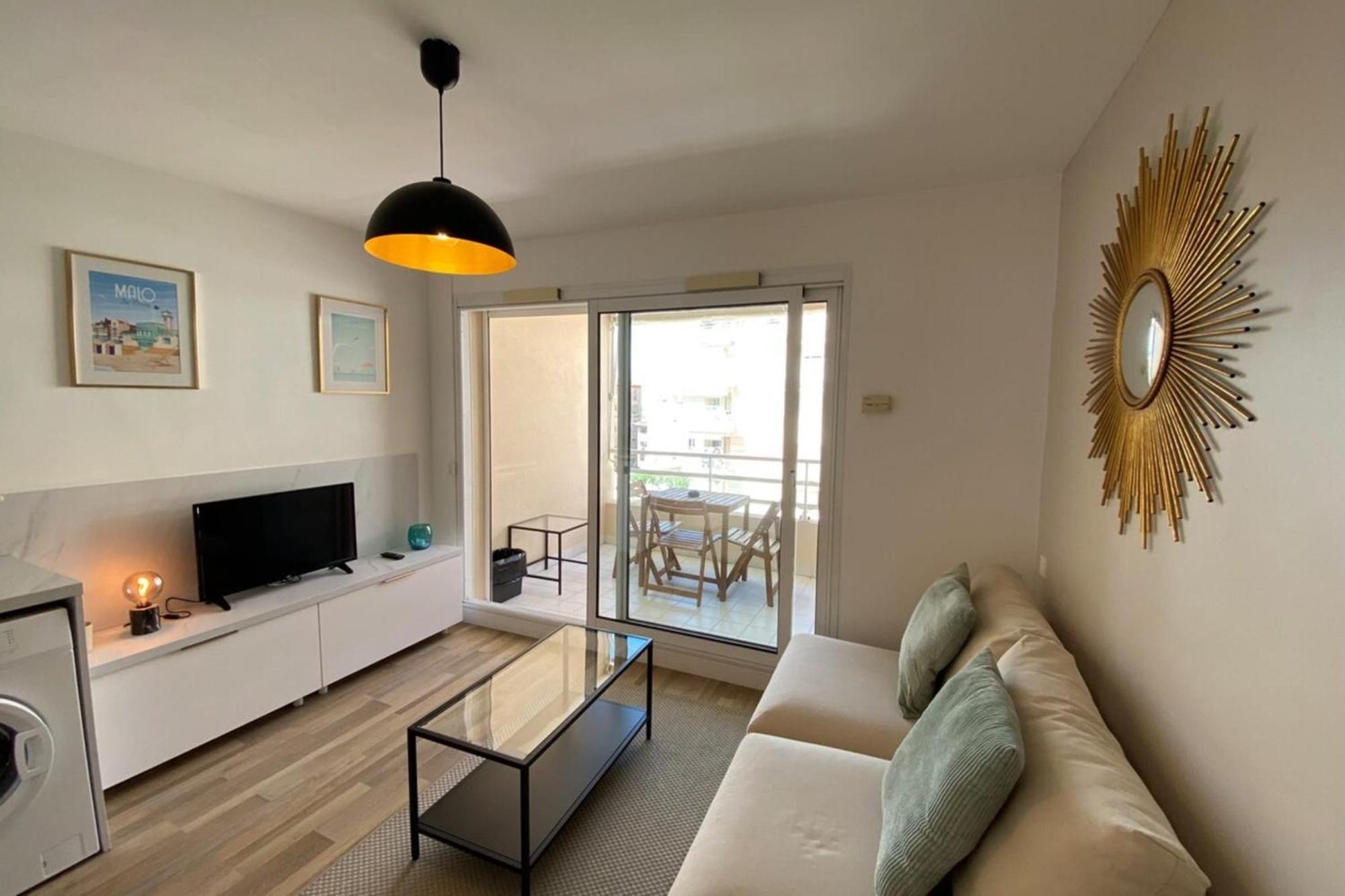 06Ai - Beautiful Renovated Studio - Sea And Pool View Vallauris Exterior photo