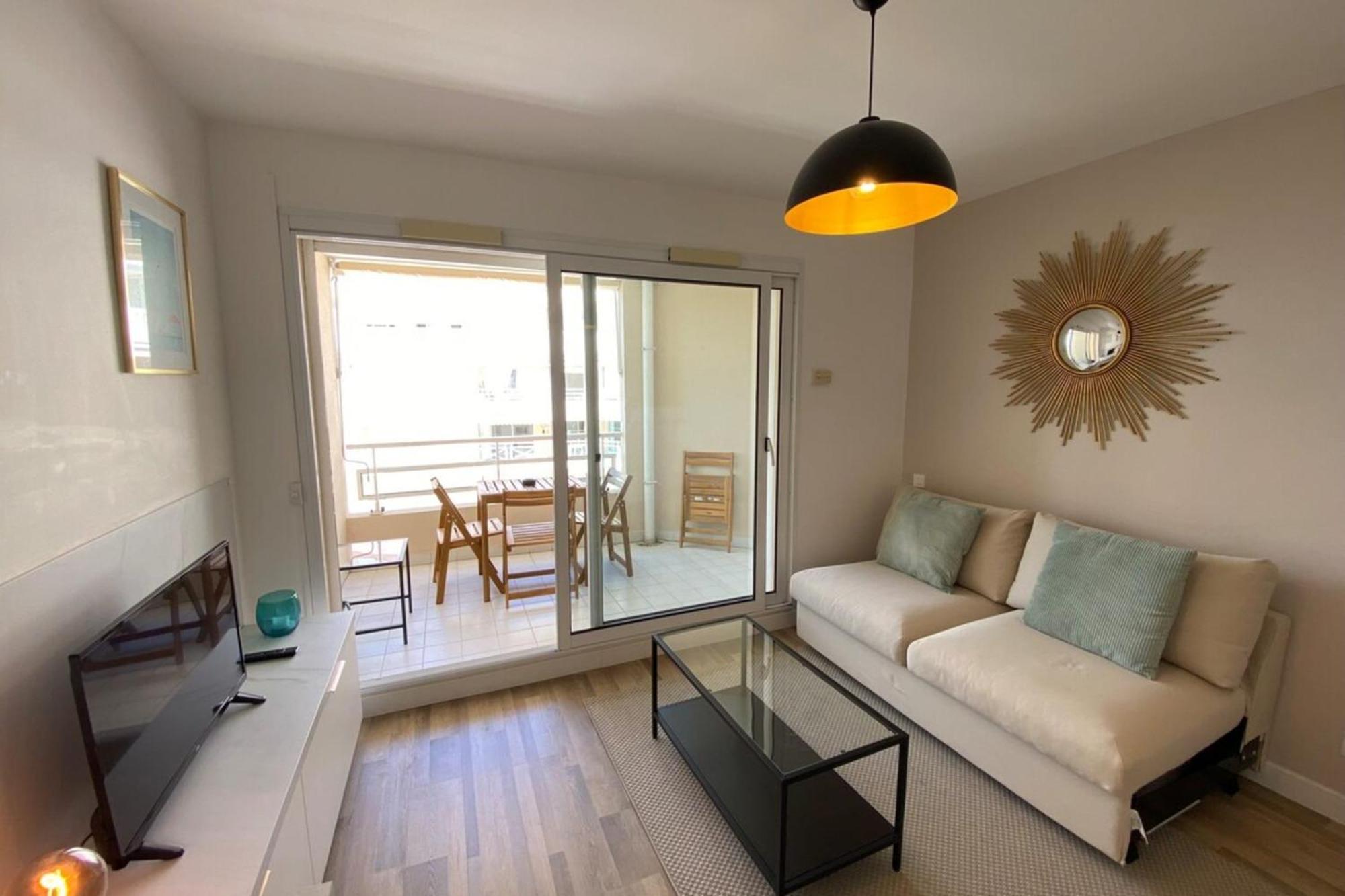 06Ai - Beautiful Renovated Studio - Sea And Pool View Vallauris Exterior photo